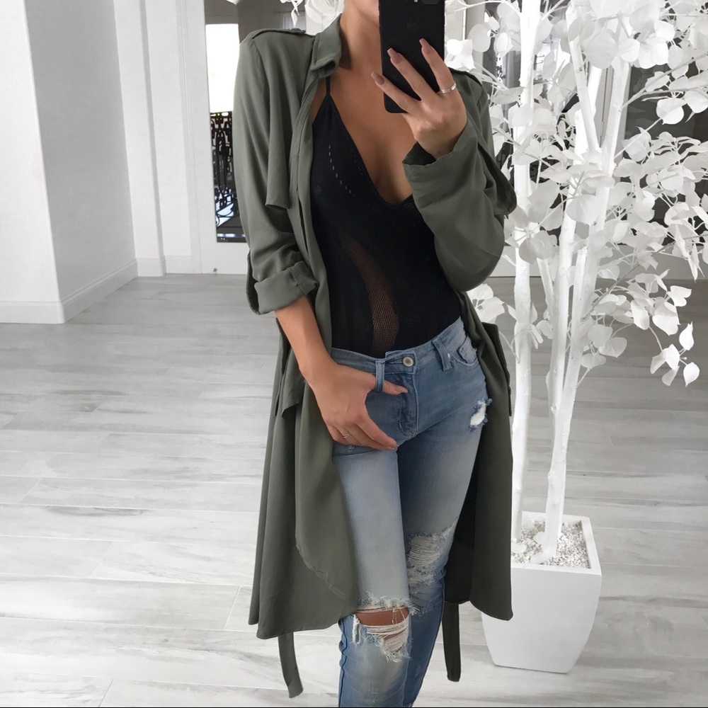 *Reposh* ANESSA Olive Trench
